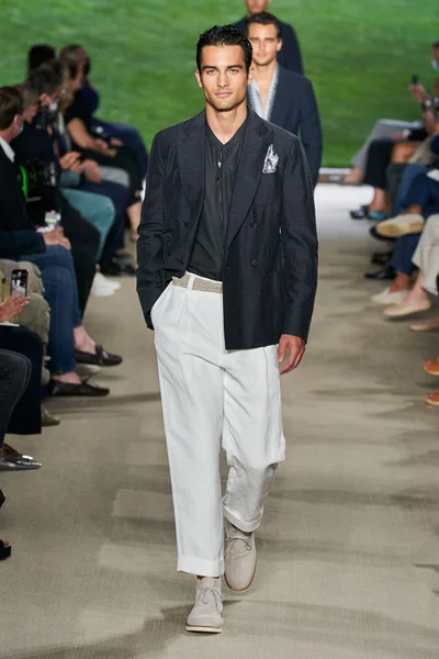 Look 1